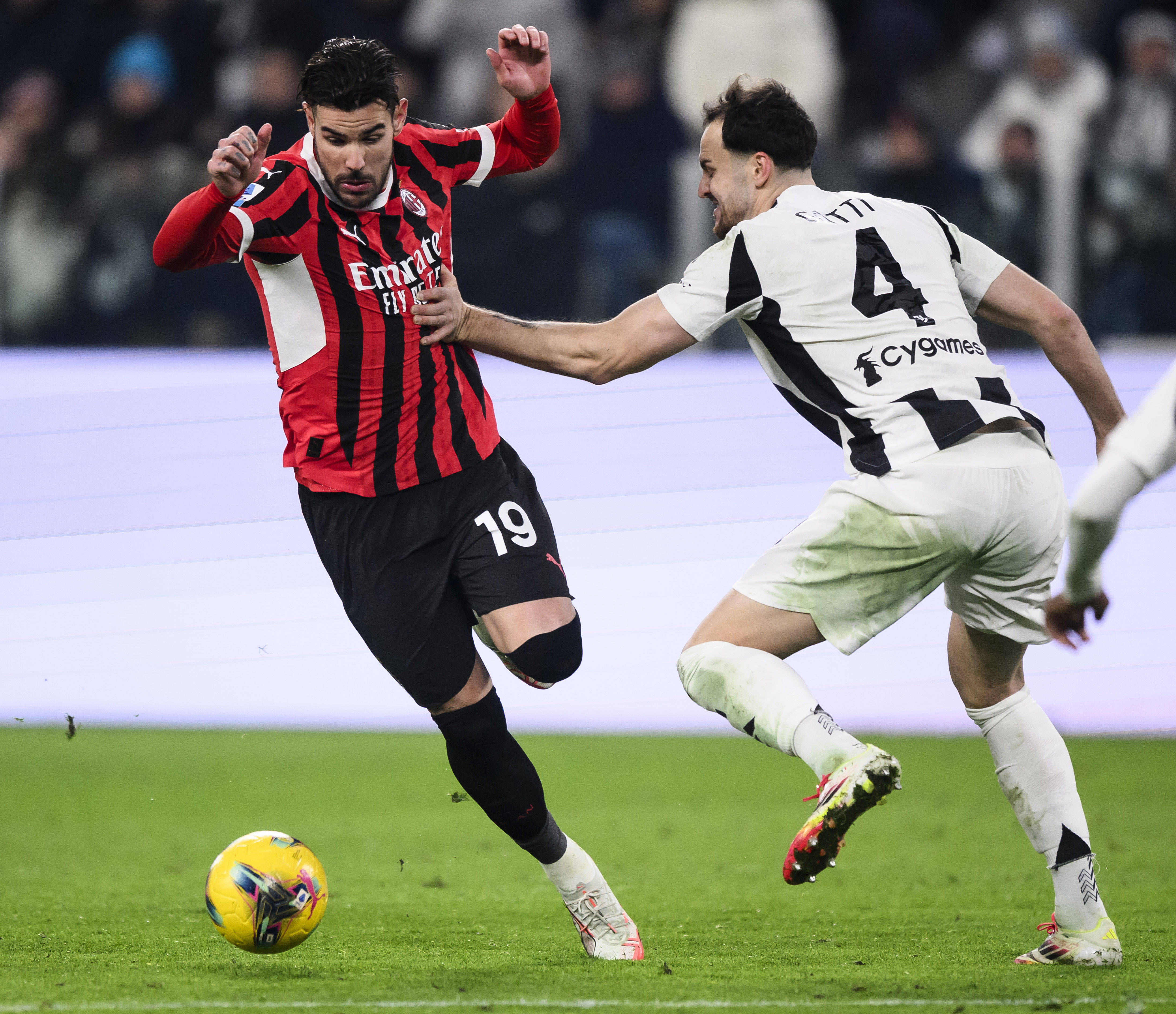 AC米兰迅速调整战术，为夺胜作出努力的简单介绍