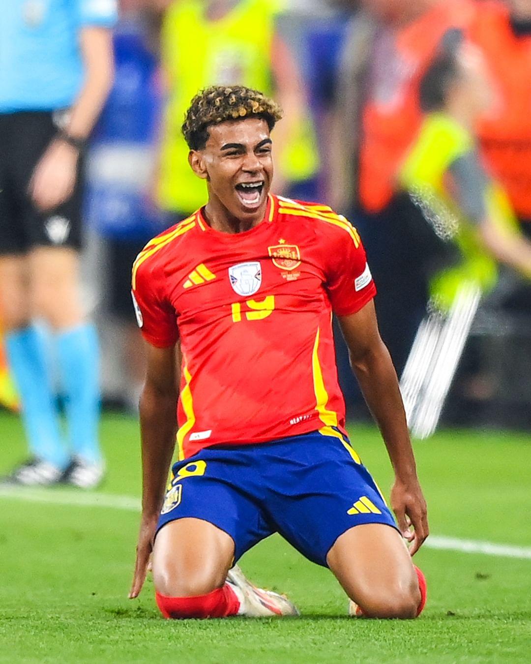 欧洲杯赛季末战役，强队各显神通