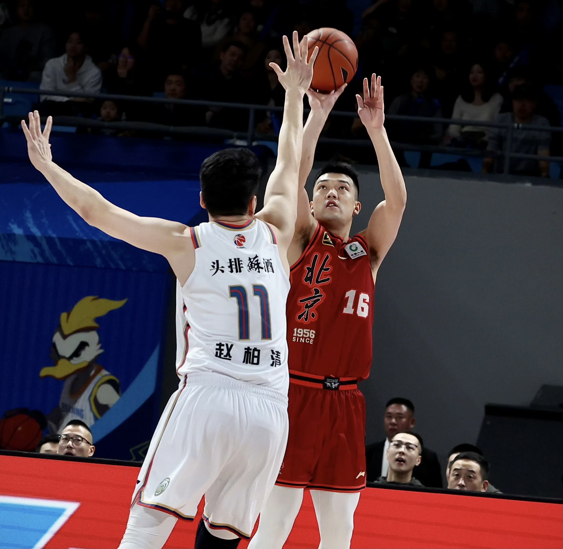 水晶宫主场告捷，战胜实现反超胜场