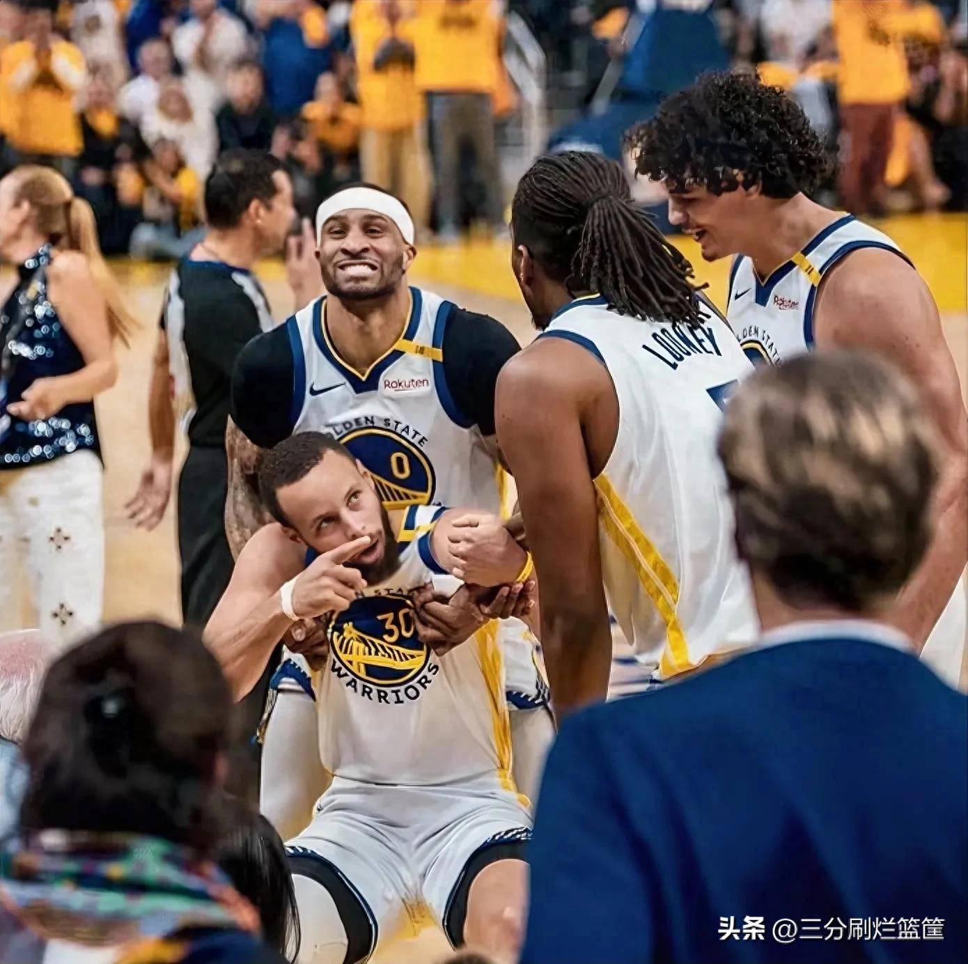 勇士主场大胜黄蜂，库里砍下全场最高分的简单介绍