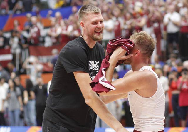 波尔津吉斯，关键时刻神级表现，公牛！