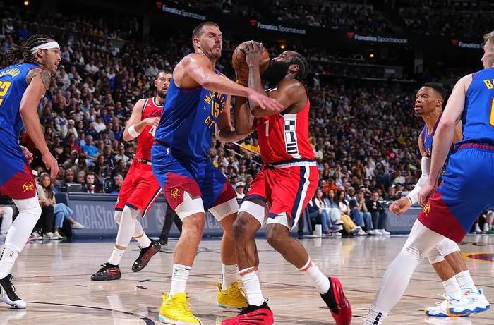 包含威少官方公布新规，约基奇引发争议，爵士球迷热议！的词条