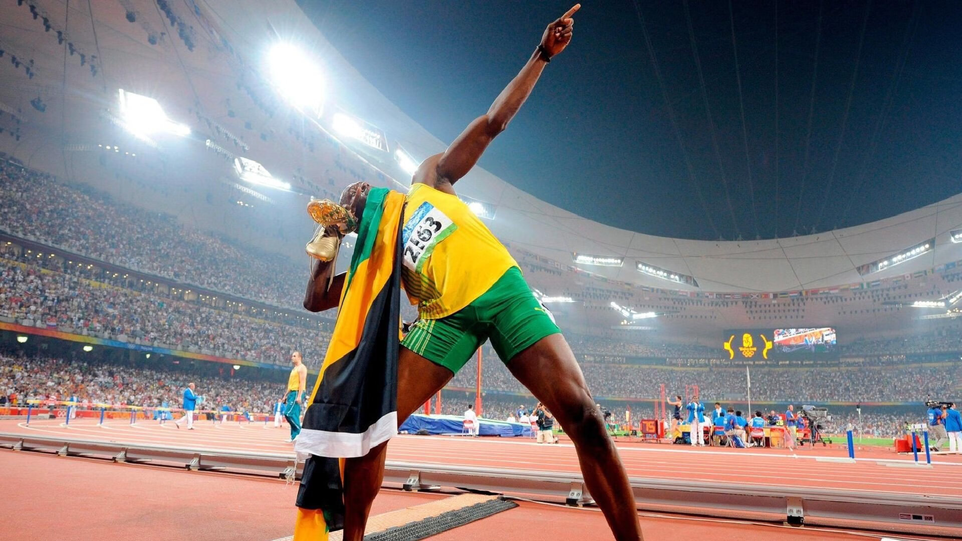 西亚卡姆重返赛场，表现优异首场状态出色，澳大利亚队观众沸腾！引发球迷热议